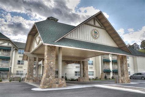 The lodge at five oaks - 4.8. Service. 4.7. Value. 4.7. Travelers' Choice. Finding an ideal family-friendly hotel in Sevierville does not have to be difficult. Welcome to The Lodge at Five Oaks, a nice option for travelers like you. Nearby landmarks such as Apple Valley Corn Maze (0.9 mi) and The McMahan Indian Mound (2.3 mi) make Fairfield Pigeon Forge a great place ... 